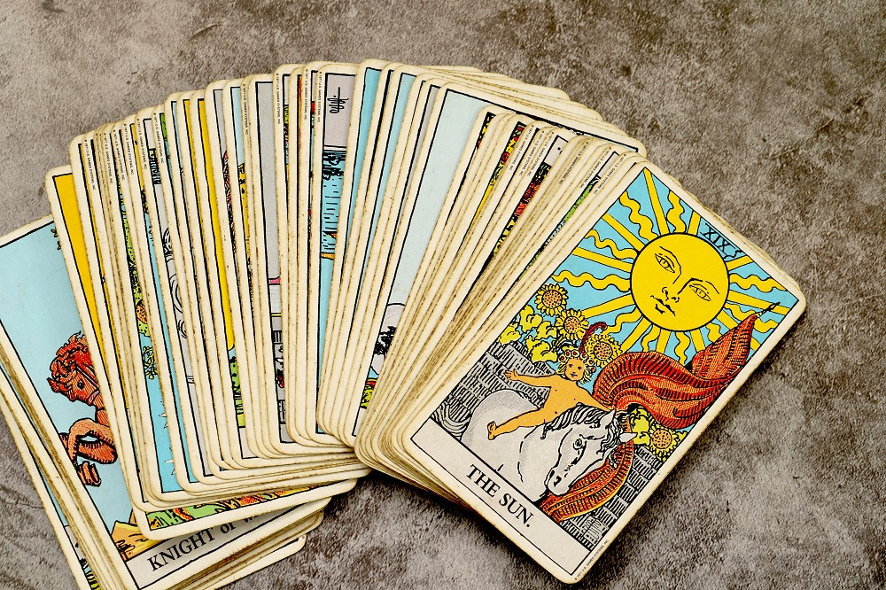 Die häufigsten Fehler beim Tarot Kartenlegen: Und wie man sie vermeidet