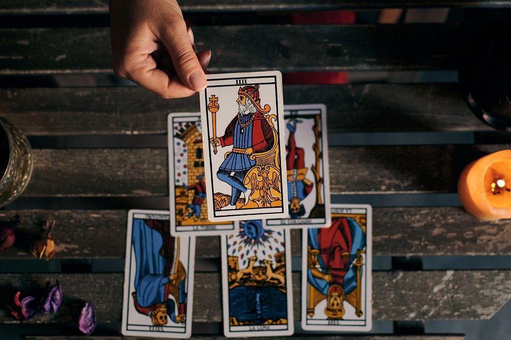 Reversierte Tarotkarten: Die Kunst des Lesens und Verstehens